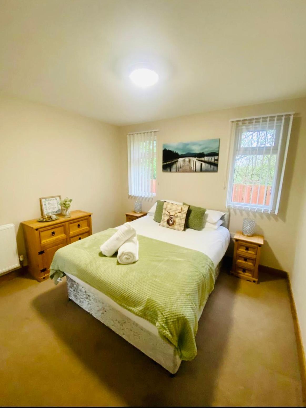 Elder Cabin With Hot Tub York Dış mekan fotoğraf